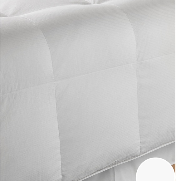 - Hotel Collection Goose down comforter medium Weight queen - Picture 3 of 7